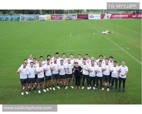 上海足球队团队协作的独特优势与其他球队的深度对比分析 上海足球队团队协作的独特优势与其他球队的深度对比分析