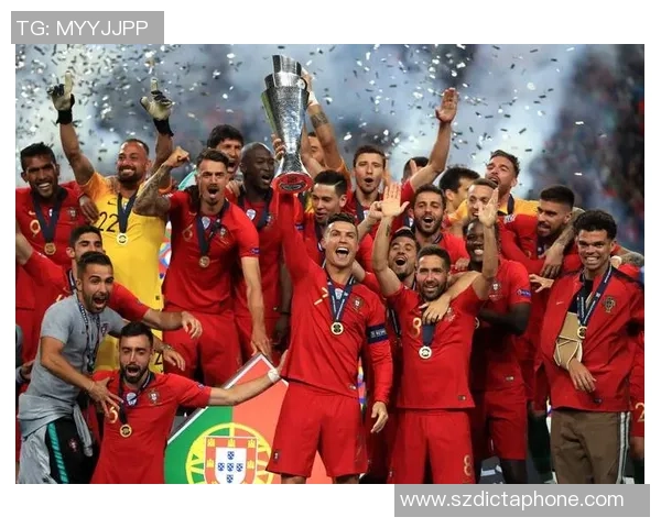 足球明星在赛场上的帅气瞬间回顾与精彩时刻盘点