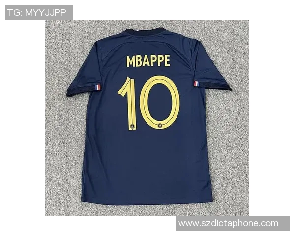 粉蓝色的足球明星在绿茵场上闪耀光芒展现青春活力与无限可能 粉蓝色的足球明星在绿茵场上闪耀光芒展现青春活力与无限可能